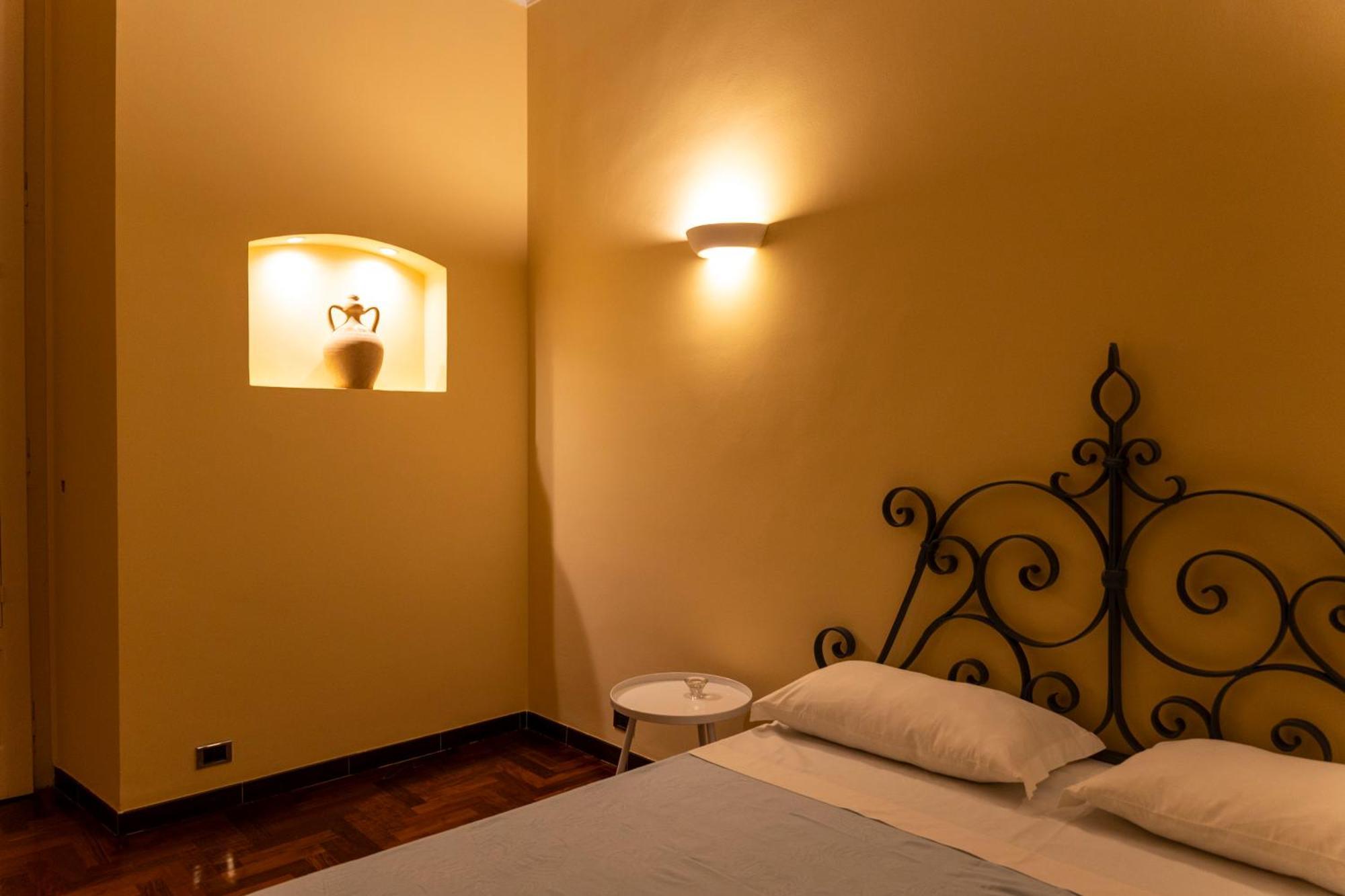 Sulla Via Del Teatro Appartement Bari Buitenkant foto
