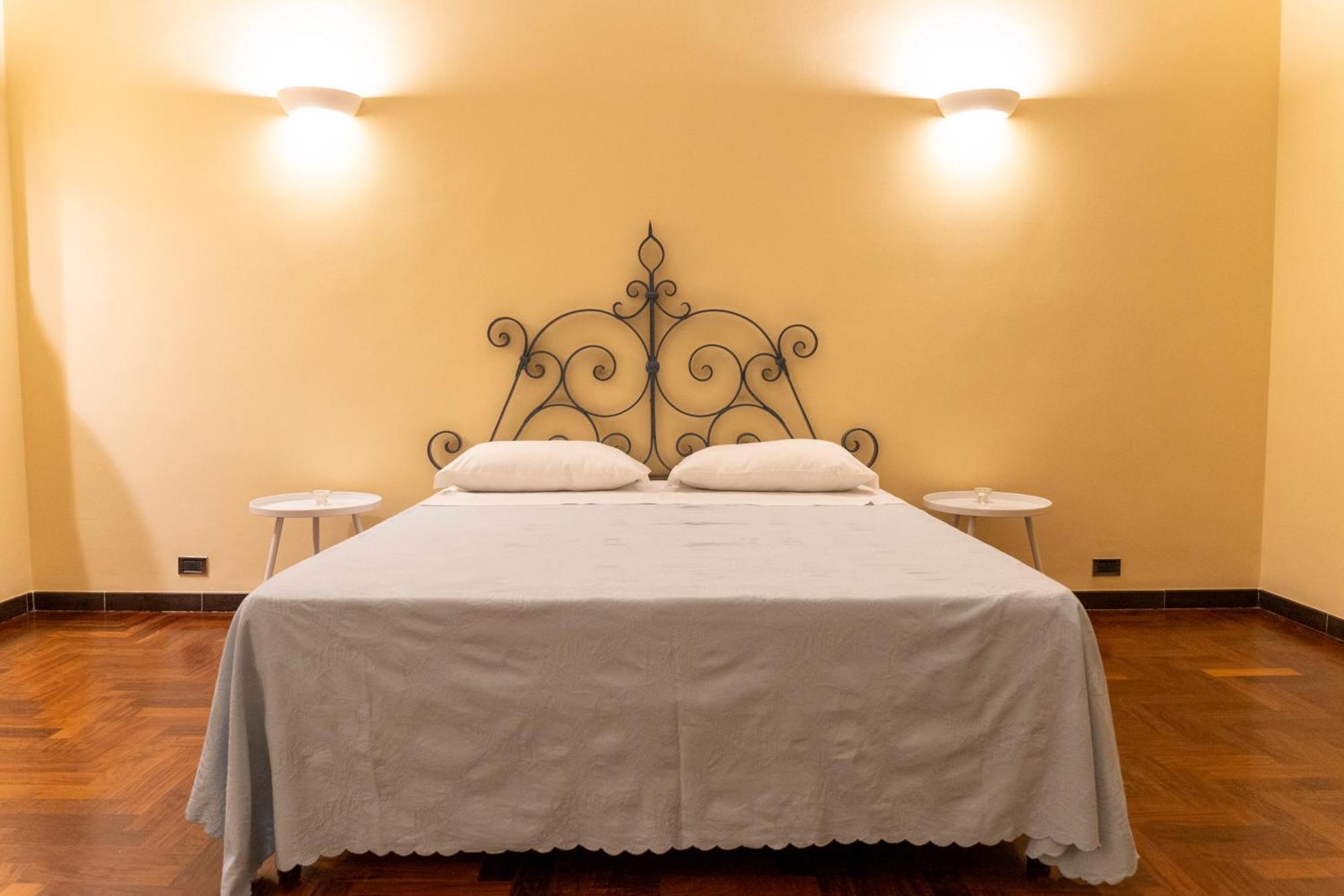 Sulla Via Del Teatro Appartement Bari Buitenkant foto